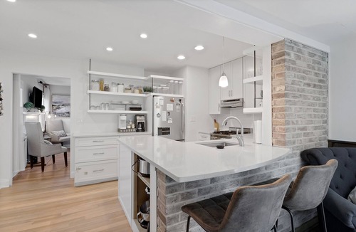 Bethel Park House | The Dog Haus near DT Pittsburgh |Pet Friendly| Self Check in!