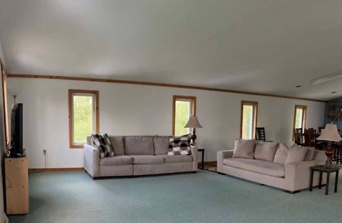Coraopolis Apartment | The Eagle's Nest: 1 BDR PLUS studio bed nestled outside the city of Pittsburgh
