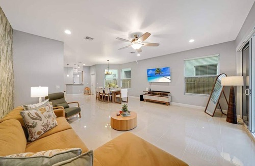 South Middle River Condo | The Escape By Dream Vacation