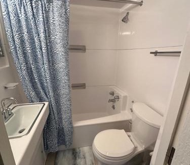 Cheat Lake House | The Escape Pod Cheat Lake, Morgantown, Hot Tub, 2Bed, 2Bath