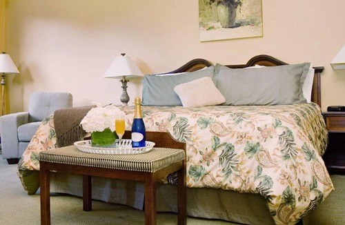 Walters Falls Hotel | The Falls Inn - Walters Falls