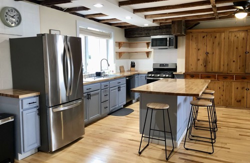Smyrna House | The Farmhouse - 15 minutes from Colgate