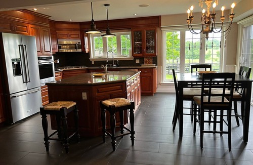 Milton House | "The Farmland" | Pool | Hot Tub | 50 Acres!
