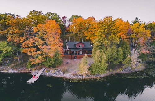 Frontenac Cabin | The Frontenac: A Lakeside Cabin Retreat with Sauna