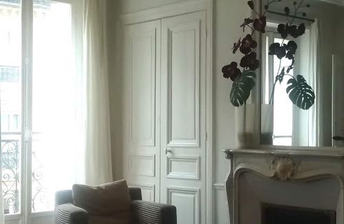 Quartier du Faubourg-Montmartre Apartment | The Grands Boulevards