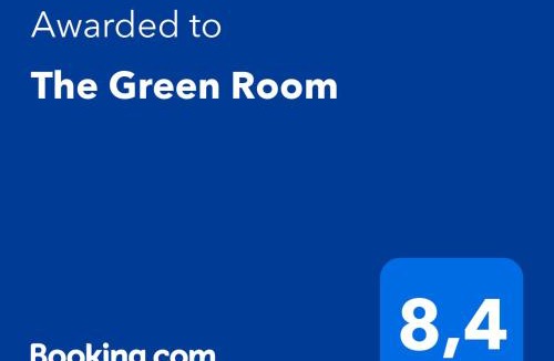 Front de Lac Apartment | The Green Room - Duke Housing