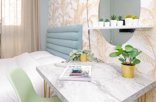 Front de Lac Apartment | The Green Room - Duke Housing