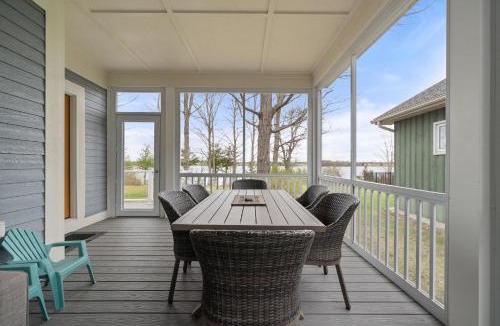 Cherry Valley House | The Harlequin - 20 Summer Village