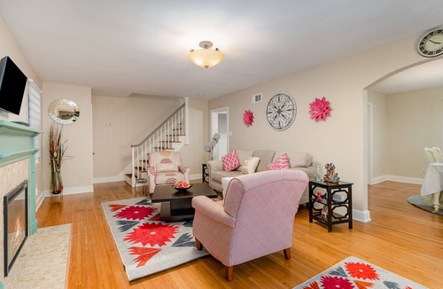 Harrisburg House | The Haven - For a Cozy Winter Stay
