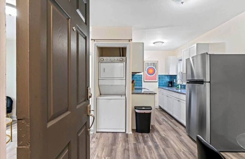 South Riverside Apartment | The Hendricks #4: Near San Marco