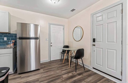 South Riverside Apartment | The Hendricks #4: Near San Marco