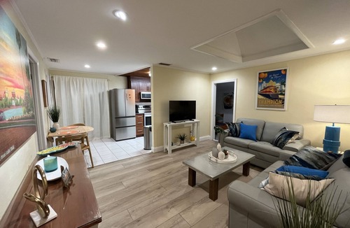 College Park Cottage | THE HIDEAWAY AT COLLEGE PARK