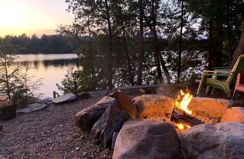 McDougall Cottage | The Hideaway - Lakefront 3 bedroom southwest vistas 2.5 hours north GTA