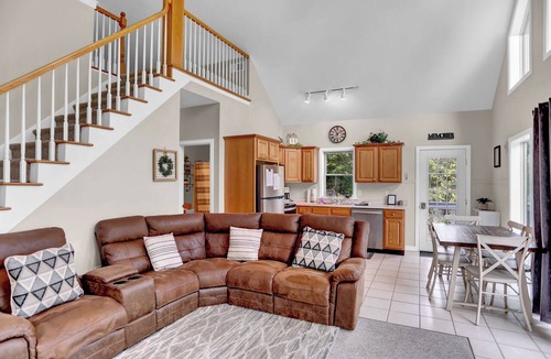 Hesston Ski Chalet | The Hideaway -Raystown Lake Vacation Rentals, Aunt Susie's