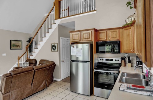 Hesston Ski Chalet | The Hideaway -Raystown Lake Vacation Rentals, Aunt Susie's