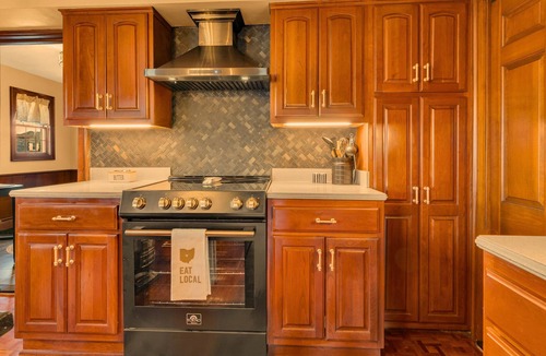 Canfield House | The John Collins House