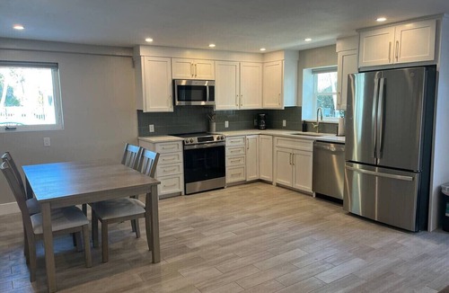 Mid Island Apartment | The June at Coconut Cove