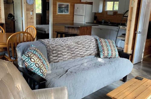 Falcon Lake Cottage | The Lakeside Cabin