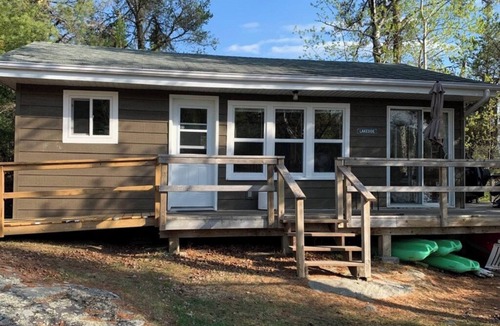 Falcon Lake Cottage | The Lakeside Cabin