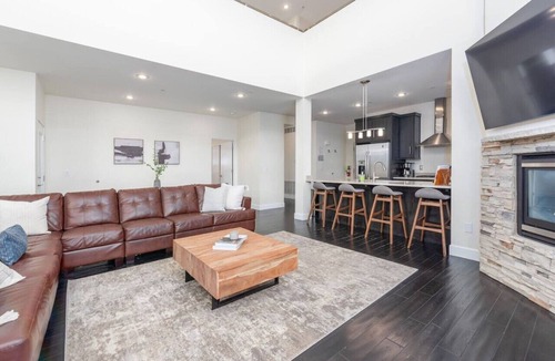 Brian Head Condo | The Lofts #9D - Ski-In/Out with Private Hot Tub