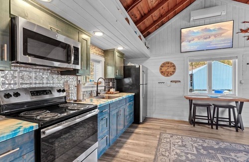 Bayview Boat Rental | The Love Shack on Lake Pend Oreille