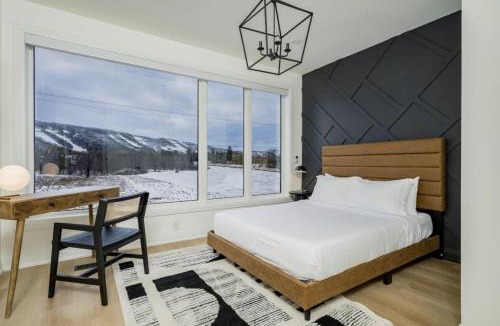The Blue Mountains Ski Chalet | The Luxury Black Rose Chalet at The Blue Mountains for 20