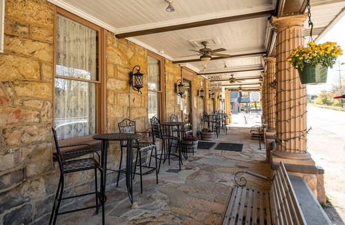 Chalk Hill Hotel | The Marshall | Historic Victorian Inn Room