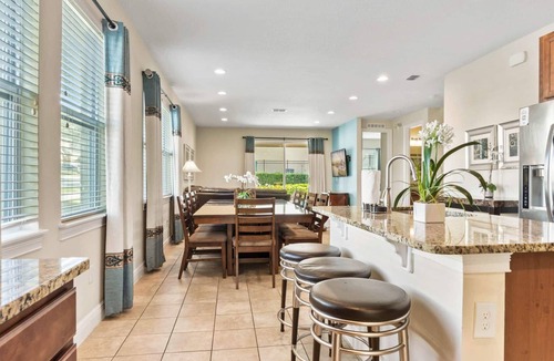 West Kissimmee House | The Memory Box - Eight Bedroom House, Sleeps 20