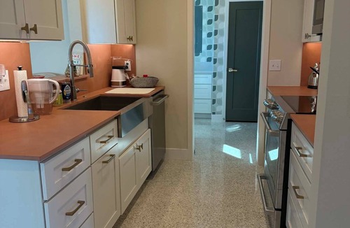 Howey-in-the-Hills House | The Myrtle House - your 2 Bd home in "The Hills"