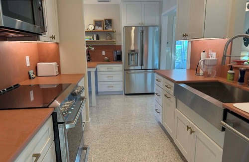 Howey-in-the-Hills House | The Myrtle House - your 2 Bd home in "The Hills"