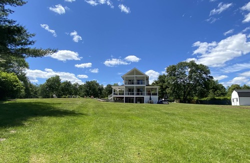 White Lake House | “The Oasis” Beautiful private home with In-ground pool and sauna.