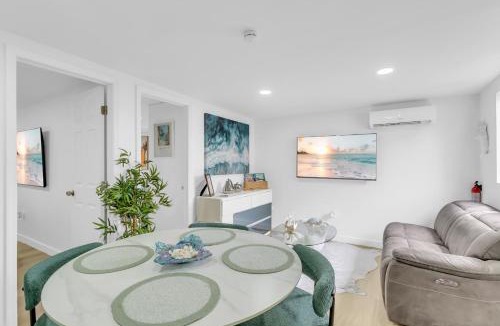 Flagami Apartment | The Oasis Signature
