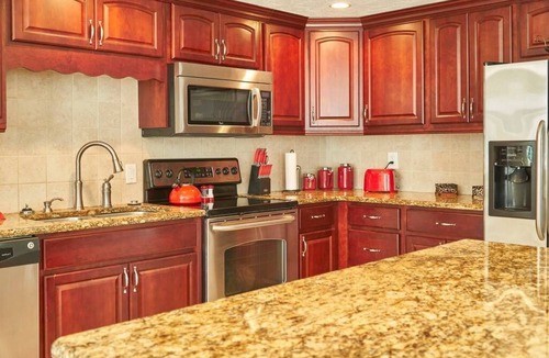 Ridge Wood Heights House | The Palms-Private Heated Pool, Hot Tub, Private backyard-5mi to beach