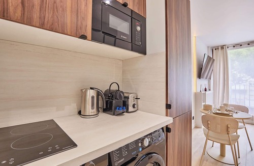 Quartier de la Roquette Apartment | THE Parisian Suite/Center of Paris