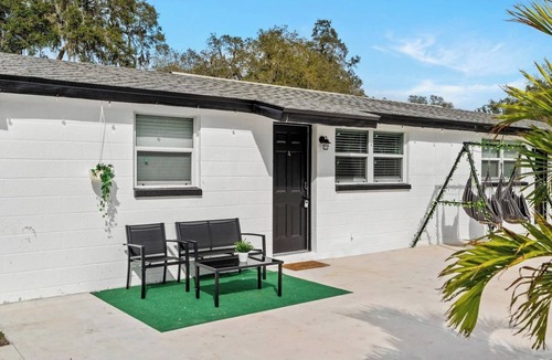 Plant City House | The Peaceful VILLAGE unit#2