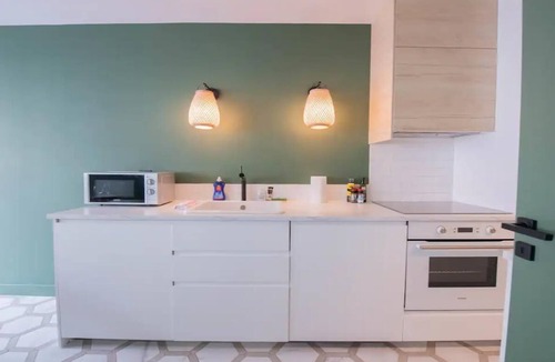 Quartier de l'Ecole-Militaire Apartment | The Perfect Haven for a group of 10 near Invalides!