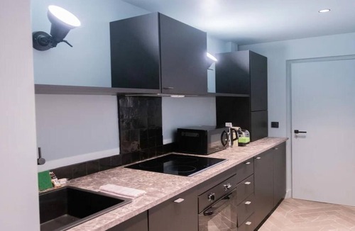 Quartier de l'Ecole-Militaire Apartment | The Perfect Haven for a group of 10 near Invalides!