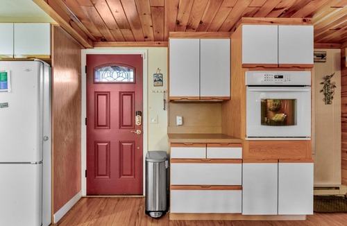 Lakeville Cottage | The Perfect Lakeview Retreat