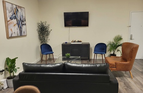 Bound Brook Apartment | The Perfect Retreat*2Bd/2BA*Parking*Pets