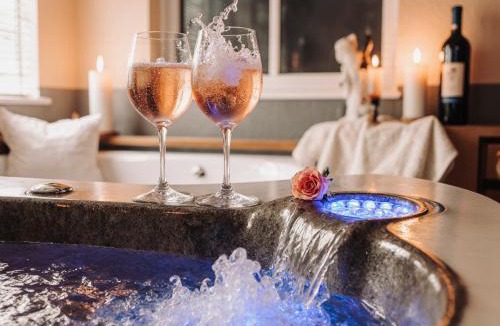 St. Petersburg Villa | The Perfumers House Hot Tub Near St Pete Beach