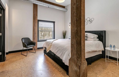 South Bruce House | The Post and Beam Riverside Retreat, 10 Bedrooms, Sleeps 20
