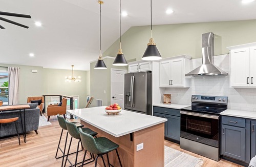 Harrisburg House | The Respite: Spacious beautiful new build, sleeps 8-10. 7 minutes from Hershey.