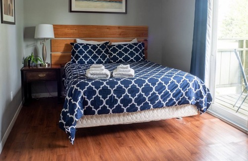 Bloomfield House | The Rosehall-PEC waterfront stay