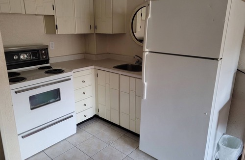 Port Elgin Hotel | The Sand Castle Suites Motel