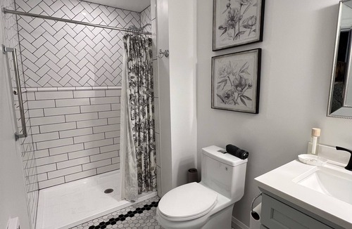 Coboconk Hotel | The Saucy Willow Inn and Cottages