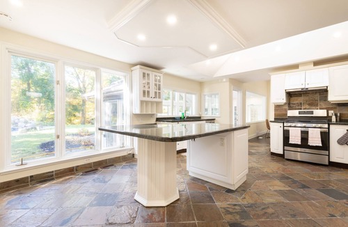 Clarkson-Lorne Park House | The Serenity Home Pool/Yoga/Game Room by the Lake