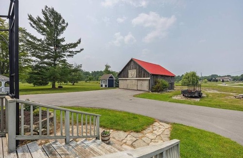 Rideau Lakes House | The Sheldon Manor & Vineyardnn