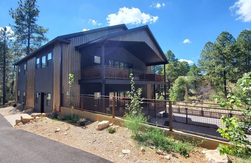Flagstaff House | "The Spruce"-Gathering Tree is your Ultimate Family Reunion Spot