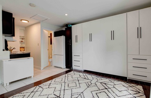 Guelph Apartment | The Studio: bright, cozy, quiet