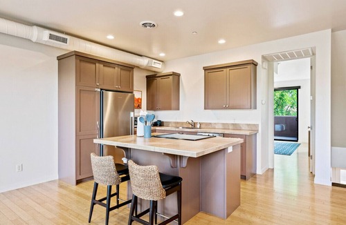 Kayenta Villa | The Sunrise - 2 Story Suite w/Red Rock Views